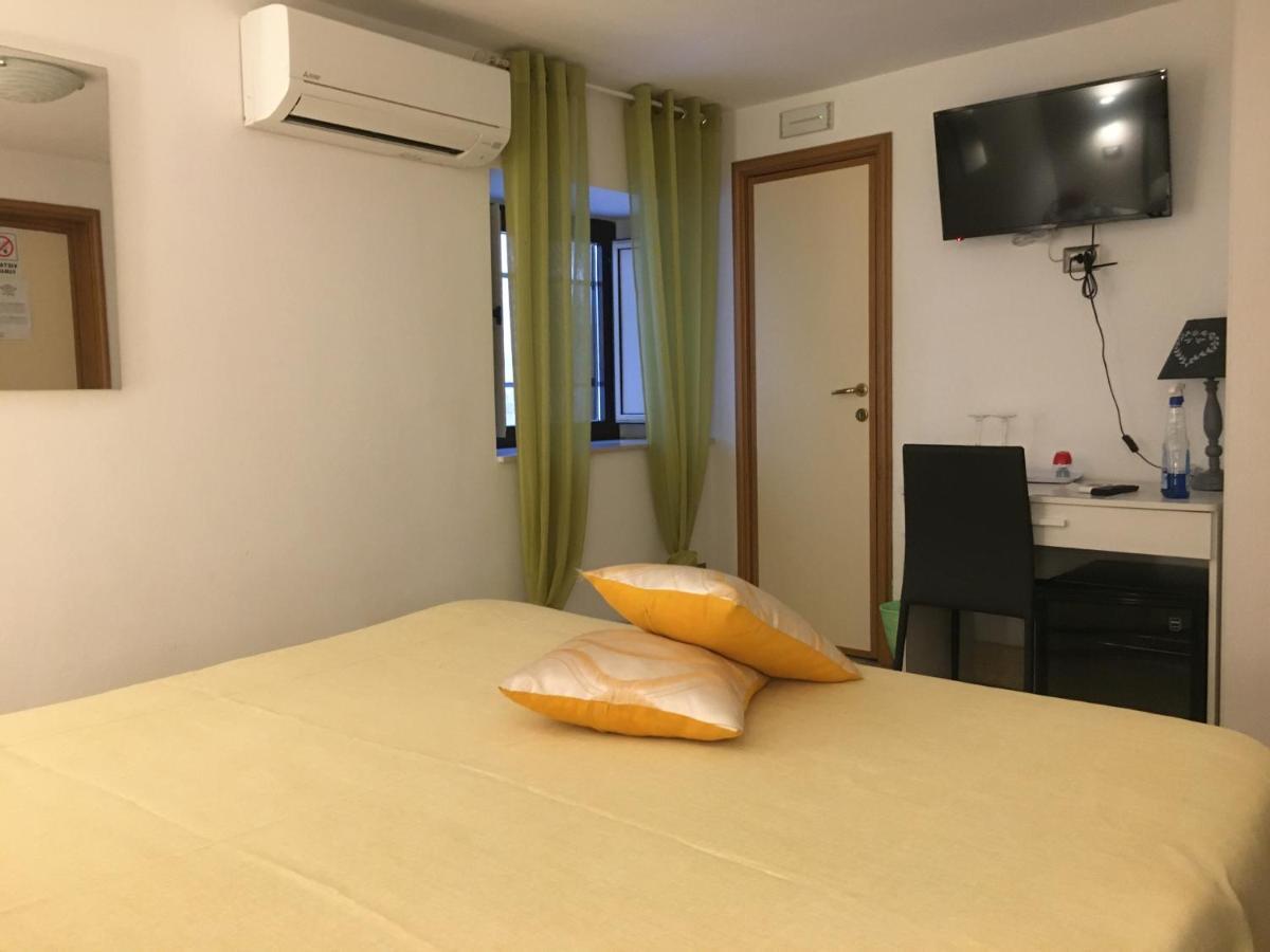B&B Liberty 900 Катанія Екстер'єр фото
